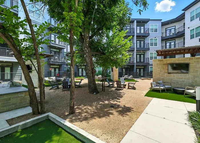 001 Chic 2b Condo, Style Pool & Gym Near Stockyard, 7m To Dickies Stadium, 15m To At&t Stadium