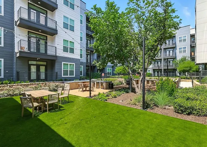 001 Chic 2b Condo, Style Pool & Gym Near Stockyard, 7m To Dickies Stadium, 15m To At&t Stadium